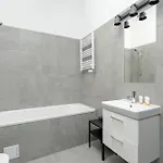 Cozy With Balcony And Free Garage By Renters 아파트