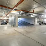 Cozy With Balcony And Free Garage By Renters * Πόζναν