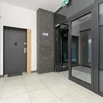 Cozy With Balcony And Free Garage By Renters