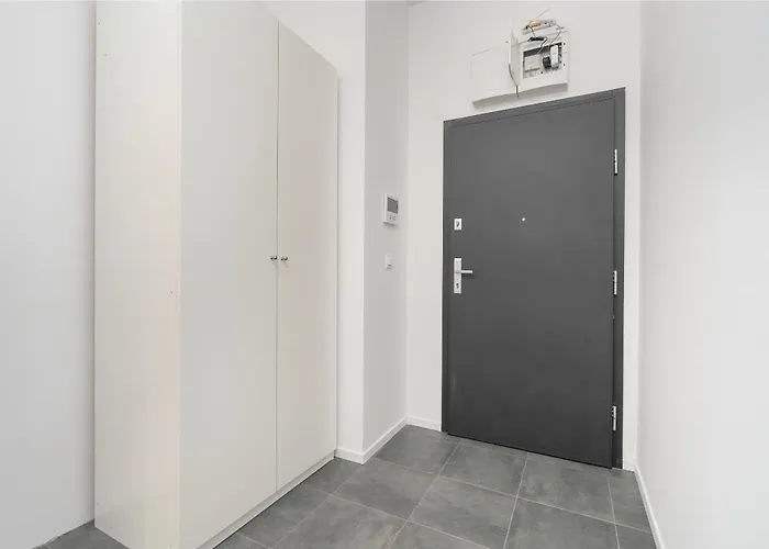 Apartment Cozy With Balcony And Free Garage By Renters Posen