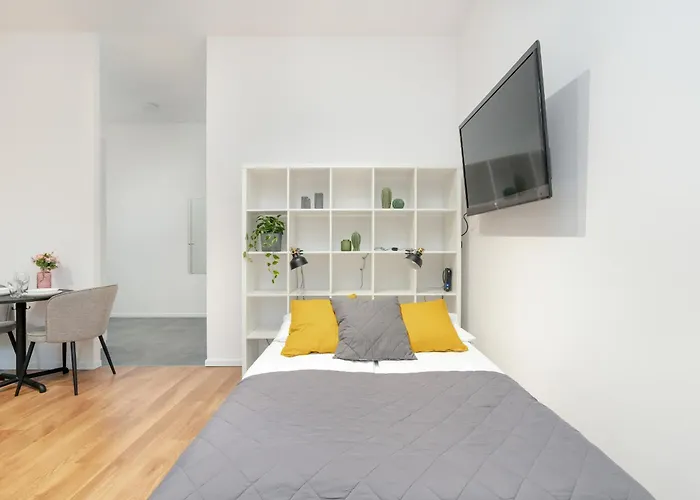 Cozy With Balcony And Free Garage By Renters * Posen